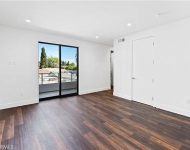 12300 Oxnard Street - Photo Thumbnail 5