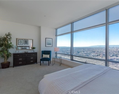 900 W Olympic Boulevard - Photo Thumbnail 5