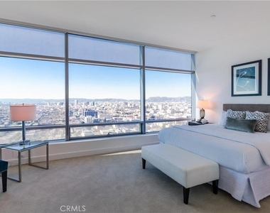 900 W Olympic Boulevard - Photo Thumbnail 4