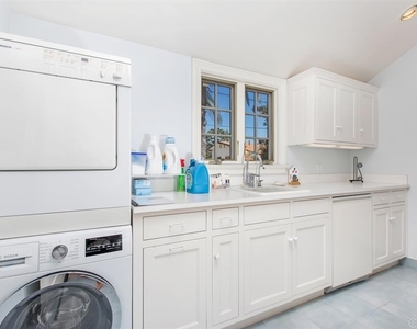 958 A Avenue - Photo Thumbnail 9