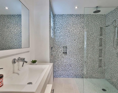 942 D Avenue - Photo Thumbnail 16