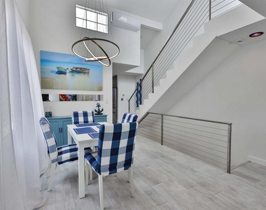 942 D Avenue - Photo Thumbnail 17