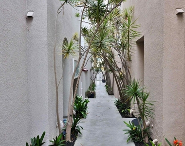 942 D Avenue - Photo Thumbnail 35