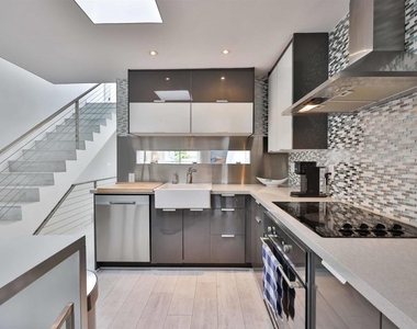 942 D Avenue - Photo Thumbnail 25
