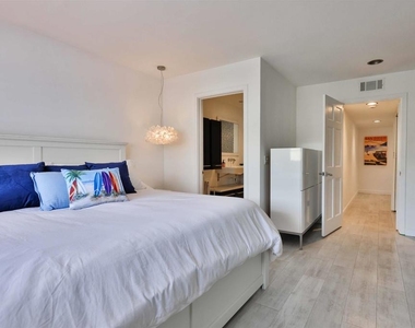 942 D Avenue - Photo Thumbnail 14