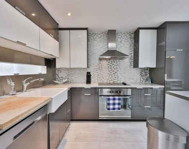942 D Avenue - Photo Thumbnail 21