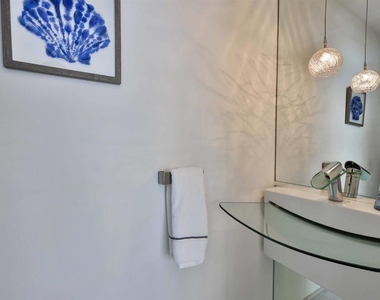 942 D Avenue - Photo Thumbnail 26