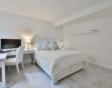 942 D Avenue - Photo Thumbnail 7