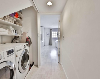 942 D Avenue - Photo Thumbnail 11