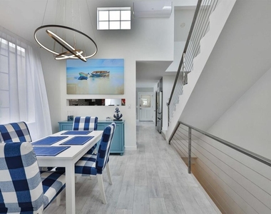 942 D Avenue - Photo Thumbnail 18