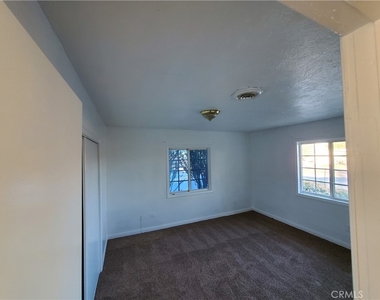 8550 C Avenue - Photo Thumbnail 4