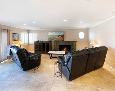 30932 Colonial Place - Photo Thumbnail 13