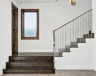 243 Poppy Avenue - Photo Thumbnail 5