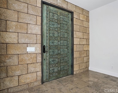 243 Poppy Avenue - Photo Thumbnail 2
