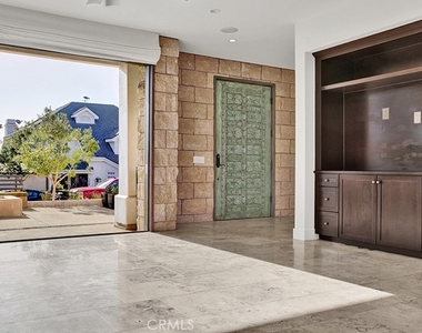 243 Poppy Avenue - Photo Thumbnail 6