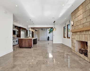 243 Poppy Avenue - Photo Thumbnail 4
