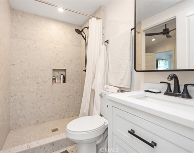371 Park Ave - Photo Thumbnail 6