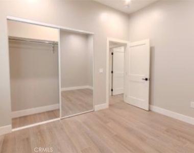 2941 Mary Street - Photo Thumbnail 5