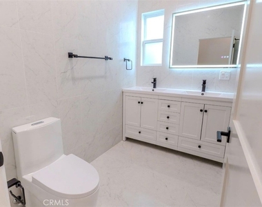 2941 Mary Street - Photo Thumbnail 6