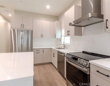 2941 Mary Street - Photo Thumbnail 7