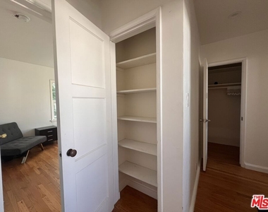 2333 S Garth Avenue - Photo Thumbnail 4