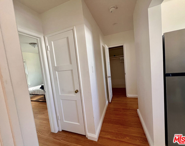 2333 S Garth Avenue - Photo Thumbnail 5