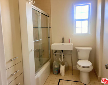 2333 S Garth Avenue - Photo Thumbnail 6