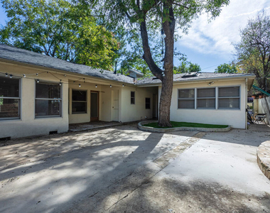 19439 Oxnard Street - Photo Thumbnail 1