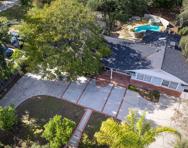 19439 Oxnard Street - Photo Thumbnail 33
