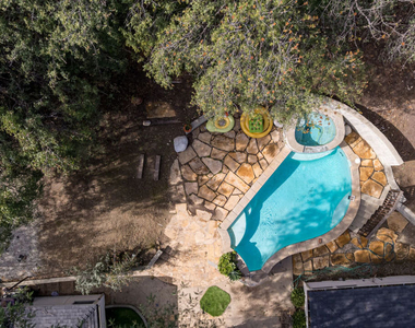 19439 Oxnard Street - Photo Thumbnail 30