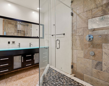4530 Bakman Avenue - Photo Thumbnail 15