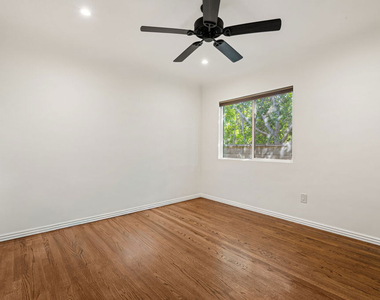 4530 Bakman Avenue - Photo Thumbnail 9