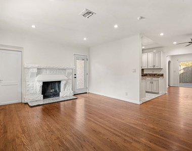 4530 Bakman Avenue - Photo Thumbnail 1