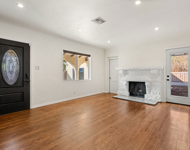 4530 Bakman Avenue - Photo Thumbnail 2