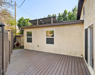 4530 Bakman Avenue - Photo Thumbnail 22