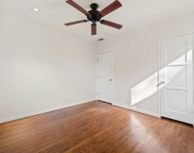 4530 Bakman Avenue - Photo Thumbnail 8