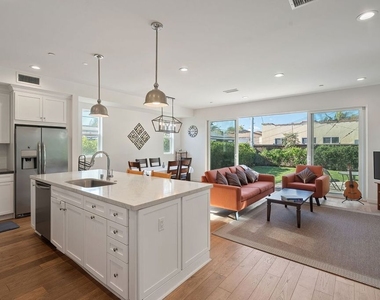 10833 Tabor Street - Photo Thumbnail 3