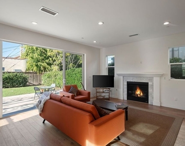 10833 Tabor Street - Photo Thumbnail 2