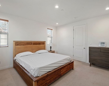 10833 Tabor Street - Photo Thumbnail 5