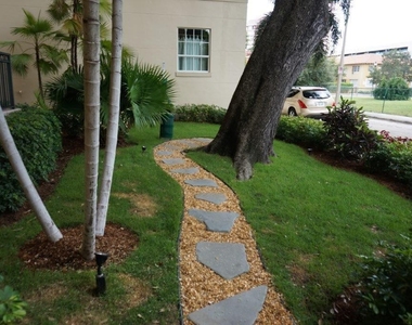 600 S Dixie Highway - Photo Thumbnail 27