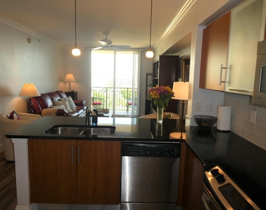 600 S Dixie Highway - Photo Thumbnail 9