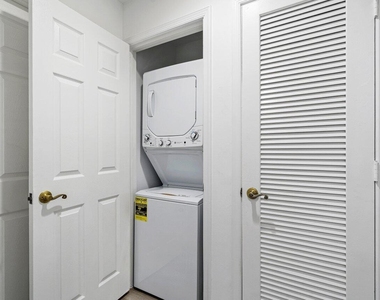 1209 Main Street - Photo Thumbnail 14