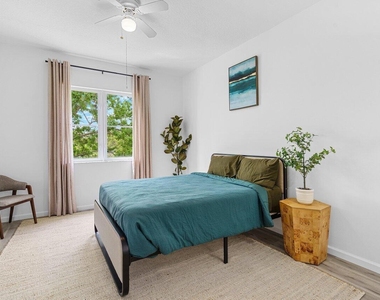 1209 Main Street - Photo Thumbnail 12