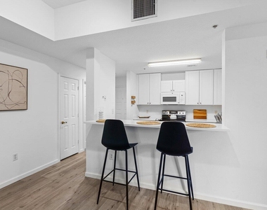 1209 Main Street - Photo Thumbnail 8