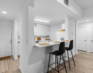 1209 Main Street - Photo Thumbnail 9