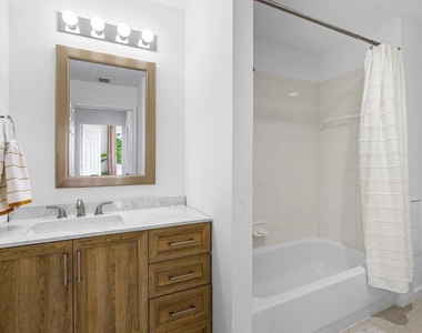 1209 Main Street - Photo Thumbnail 11