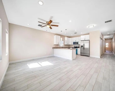 2714 Nokomis Avenue - Photo Thumbnail 12