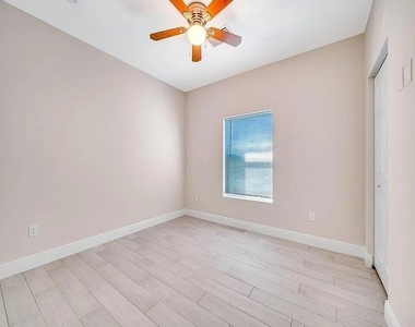 2714 Nokomis Avenue - Photo Thumbnail 5