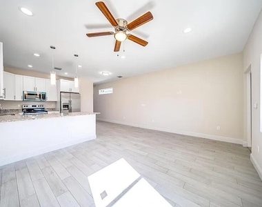 2714 Nokomis Avenue - Photo Thumbnail 14