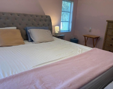 4602 Martinique Way - Photo Thumbnail 10